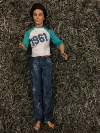 MATTEL 2009 BARBIE FASHIONISTAS SPORTY KEN ARTICULATED RYAN DOLL ROOTED HAIR 2
