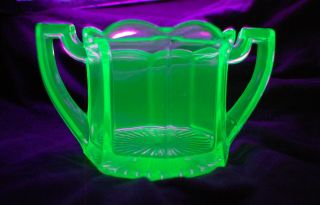 Depression Glass Green Sugar Bowl 3 " Tall Glows Uv Light Vintage Uranium Mid - Mod