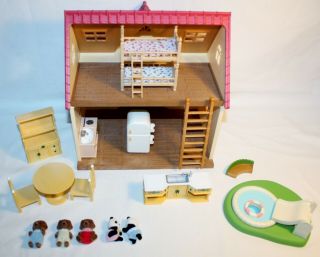 Calico Critters Epoch Cozy Cottage Playset Dollhouse With Figures & Accessories