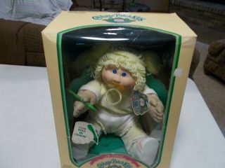 Vintage 1984 Cabbage Patch Doll W/papers Holding Crayon