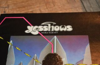 Yesshows - Yes Official Concert Programme World Tour 1977 - Special Guest Donovan 2