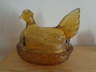 Vintage L E Smith Gold Amber Glass Hen On Nest W/chicks Covered Candy Dish