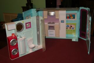 2007 Mattel / Barbie Folding My Dream House