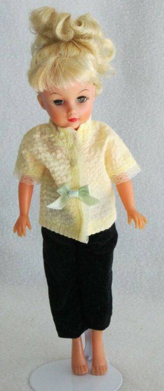 Vintage 1957 - 1960 Uneeda Tiny Teen Suzette Doll