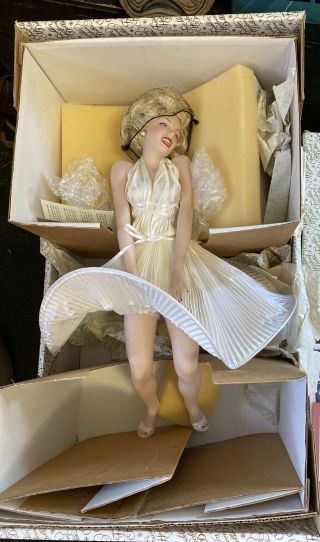 Franklin Porcelain Marilyn Monroe Seven Year Itch Doll And