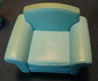 2002 Barbie Mattel Living in Style Barbie Living Room Couch,  Loveseat and Table 2