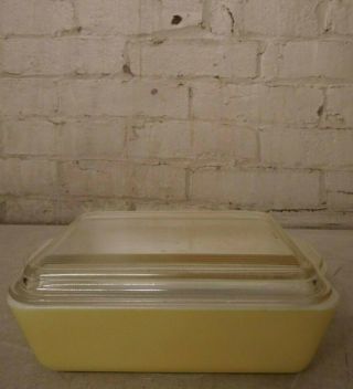 Vintage 9 1/2 " X 7 " Yellow Pyrex Refrigerator/ Casserole Dish W/ Lid (0503)