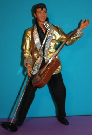 1997 Barbie Loves Elvis Presley Articulated Doll Collector Edition Oob W Mic