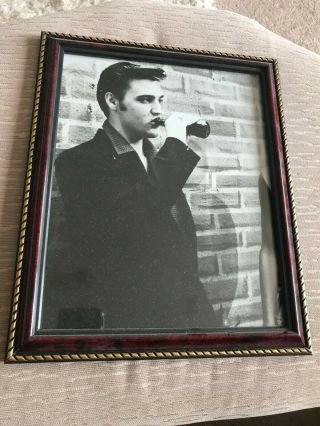 Elvis Framed Photo 10x8 Rare Black,  White Picture Taken Of Elvis In 1956 On Tv