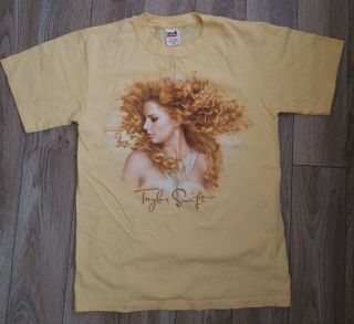 Womens Taylor Swift Yellow Fearless Concert Tour T Shirt Size Small