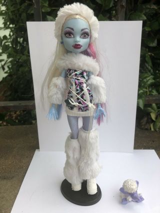 Monster High Abbey Bominable Doll First Wave Shiver Pet