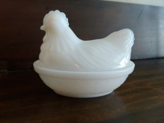 Vtg White Milk Glass Small Hen On A Nest Covered Ring Candy Dish Easter