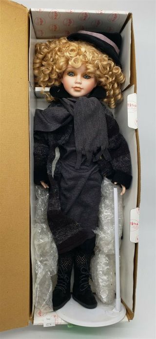 Lmas Show Stoppers Amber Doll Le413 22 " T