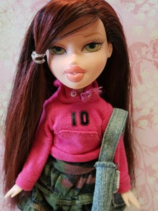 Bratz Class Phoebe Back To School In Clothes And Shoes With Purse