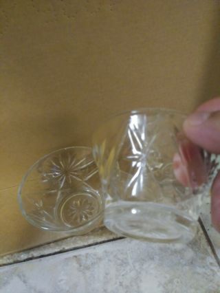 4 VINTAGE CLEAR PRESSED GLASS DESSERT / FRUIT CUPS BOWLS STAR BURST PATTERN 3