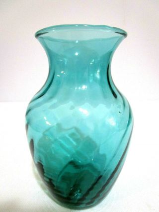Indiana Glass Co.  Green Bud Vase 5 1/2 " Swirl/ribbed Pattern 6152
