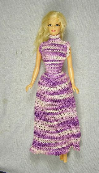 Vintage 1968 Twist N Turn Barbie 