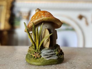 Dollhouse Miniature Artisan Hand Sculpted Tiny Mushroom House Signed 1:12