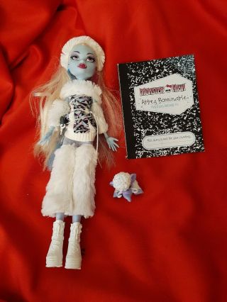 Monster High Abbey Bominable Doll First Wave Shiver Pet Black Band