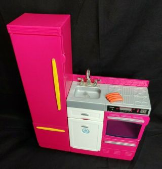 2010 Barbie Malibu Dreamhouse Kitchen Appliance Furniture Set Oven Fridge Sink