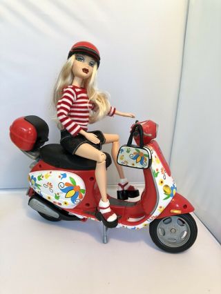 Barbie My Scene Miami Getaway Delancey Doll Articulated - Vespa