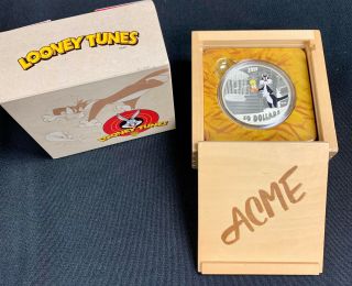 2015 Canada $30.  9999 Pure Fine Silver Coin Looney Tunes™: Sylvester & Tweety
