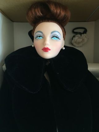 Stunning Ashton Drake Galleries " Covent Garden " Gene Doll W/
