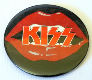 Rock Band Memorabilia - Vintage Kiss Tin Button Badge Pin.