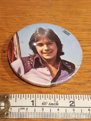 Vintage Tin COFFER Pin/Badge 1970`S David Cassidy from here in the UK 2