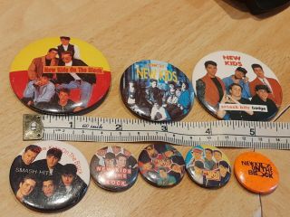 8 Vintage Tin Pins/badges Kids On The Block From Here In The Uk