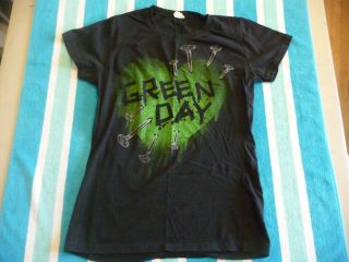 Green Day Heart & Nails T - Shirt Junior Xl (womens Small) Black/green Bay Island