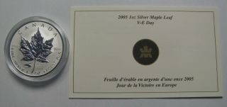 2005 Sp $5 1oz.  9999 Silver Maple Leaf Sml Ve Day Sherman Tank Privy Mark Coin&c