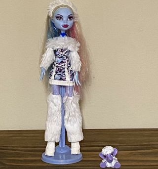 Monster High Abbey Bominable Doll First Wave Shiver Pet