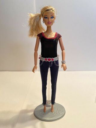 Barbie Photo Fashion Doll w/Built In Camera 200,  Photos 2012 Mattel Best In Play 2