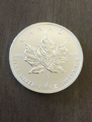 2011 (bu) Canada Maple Leaf $5 Coin,  1 Oz Of.  9999 Fine Silver