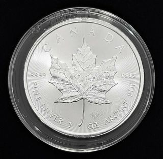 2017 Canada $5 Maple Leaf 1 Oz Argent Pure.  999 Silver Coin