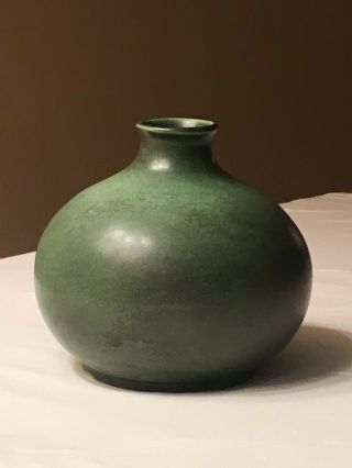 Teco Matte Green 4 1/2 " Orb Bud Vase " Prairie School Arts And Crafts "