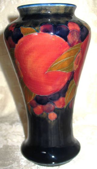 Moorcroft Pottery - Pomegranate Pattern,  Classic Design Form 7.  25 " For Brent