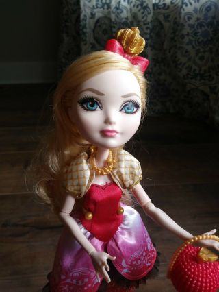 Ever After High Doll Apple White With Accessories
