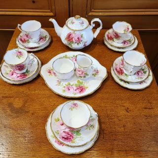19 Piece Vintage Royal Albert Tea Set