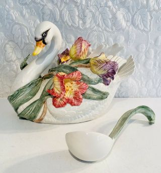 1995 Fitz And Floyd Tulip Swan Large Soup Tureen 3 3/4 Qt W Ladle Rare