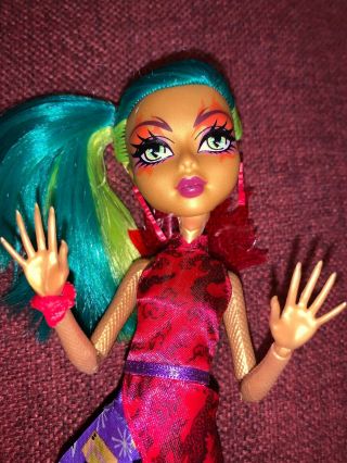 Monster High 11 " Doll - Jinafire Long Ghouls Getaway Dress