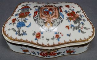 Porcelaine De Paris Chinese Export Style Hand Painted Armorial Jewelry Casket
