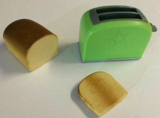 American Girl 2016 Gourmet Kitchen Set Green Toaster,  Toast,  Loaf Of Bread Euc