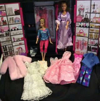 2011 Mattel The World Of Barbie Doll Trunk Carrying Case - 2 Barbies - Clothes - Shoes