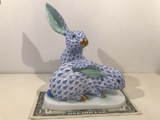 Herend Porcelain Blue Fishnet Bunnies Figurine With 24k Accents Fine Art 5332