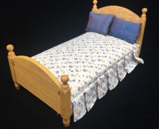 Twin Bed Bedroom Blanket Pillows Blue Dollhouse Doll House Blonde Light Wood