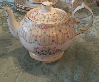Htf Queen Anne Royal Bridal Gown Teapot