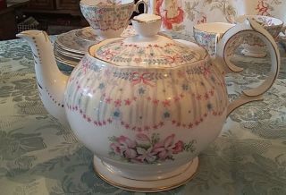 HTF Queen Anne Royal Bridal Gown Teapot 3