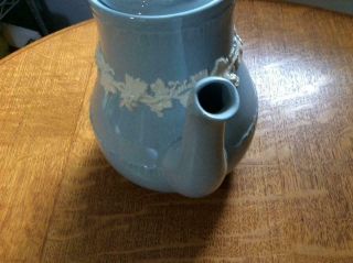 Wedgwood embossed Queensware cream on lavender shell edge coffee pot 3